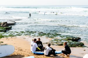 Surf groepsreis leren surfen Portugal Evolveline